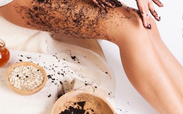 Scrub corpo al Caffé: funziona davvero contro la cellulite?