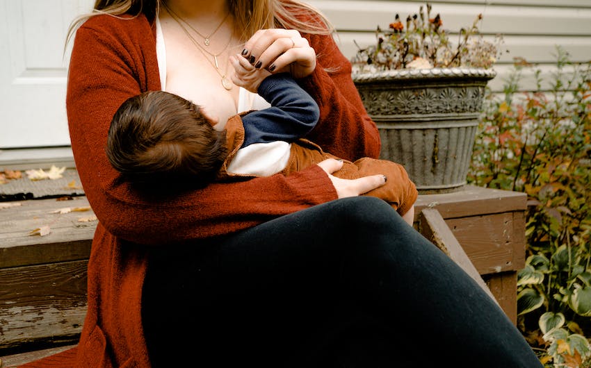 Creme viso in allattamento: quali scegliere e quali evitare